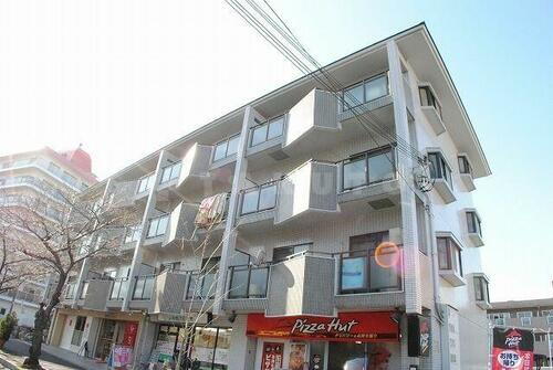 大阪府吹田市山田南 4階建