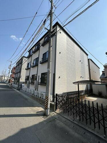 ＵＮ富沢 3階建