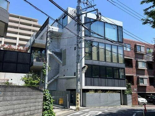 代々木西原テラス 地上3階地下1階建