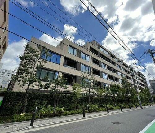 ザ・パークハウス　グラン南青山高樹町 地上7階地下1階建