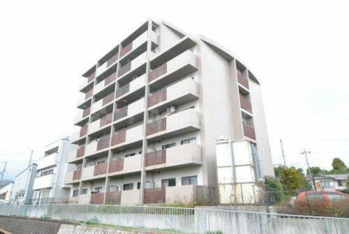 大阪府吹田市山田南 7階建