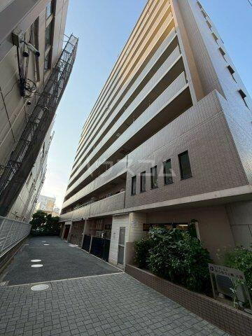 大阪府大阪市北区錦町 11階建