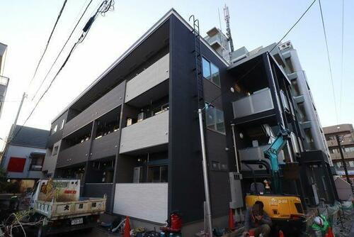 東京都調布市飛田給１丁目 3階建 築4年6ヶ月