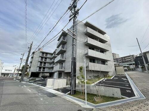 愛知県名古屋市緑区鳴子町２丁目 7階建