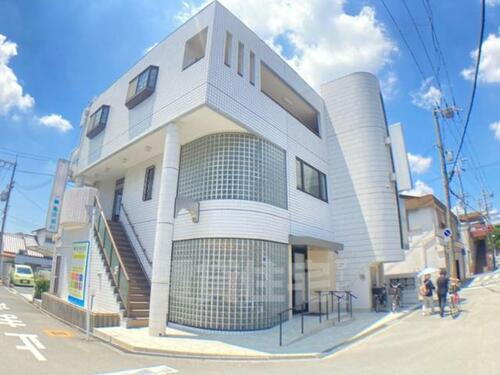 石井メディカルビル 3階建
