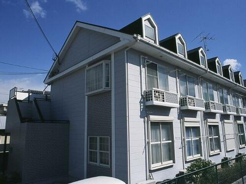 兵庫県宝塚市末成町 2階建