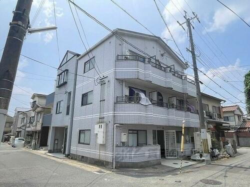京都府京都市山科区竹鼻扇町 3階建