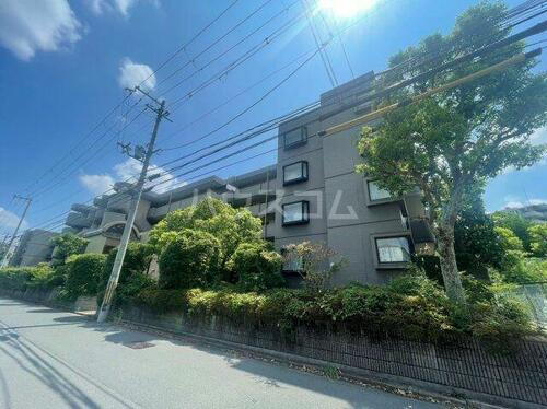 大阪府吹田市千里山高塚 5階建