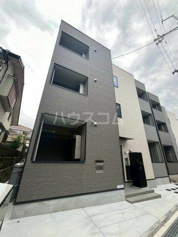 アルタイ石橋阪大前 3階建