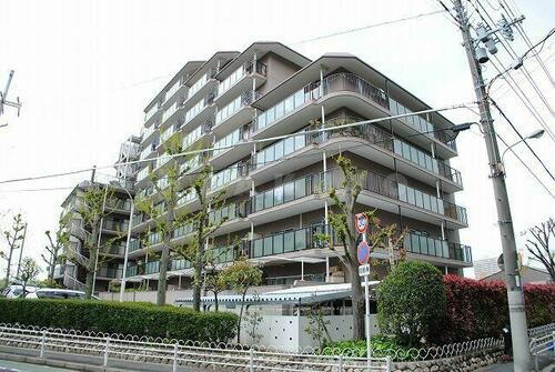 ローレルハイツ千里　３号棟 11階建