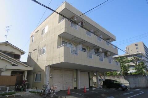 アトリエ三番館 3階建