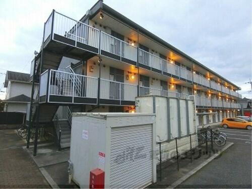 滋賀県東近江市東沖野２丁目 3階建