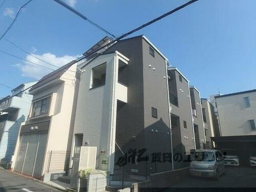 京都府京都市中京区壬生東土居ノ内町 3階建