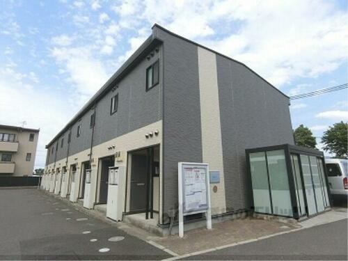 滋賀県東近江市御園町 2階建