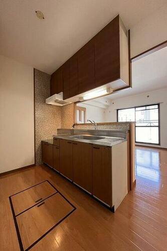 福岡県福岡市早良区荒江２丁目 賃貸マンション