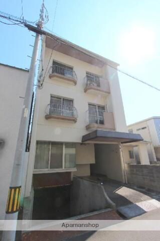 コーポ亀岡 3階建