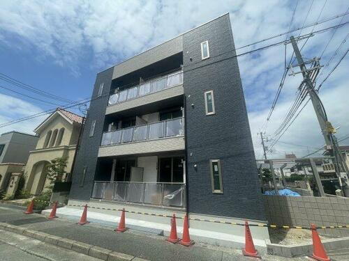 プラチナコート西宮 3階建