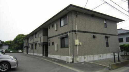 静岡県沼津市東沢田 2階建