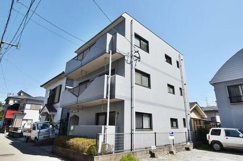 エレガンス末吉 3階建