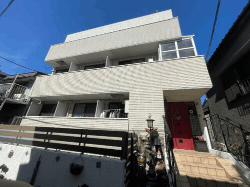 プレムガーデン 地上3階地下1階建