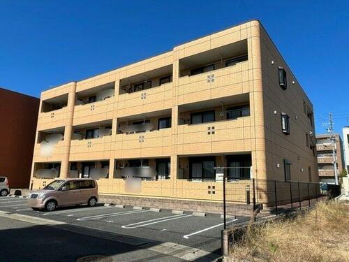 愛知県春日井市不二町３丁目 3階建 築13年3ヶ月