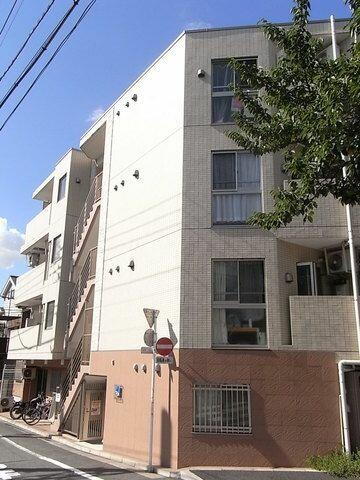 東京都中野区松が丘２丁目 地上4階地下1階建 築16年4ヶ月