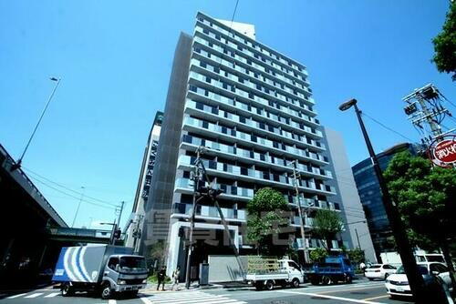 大阪府吹田市広芝町 15階建