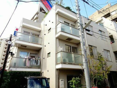 東京都世田谷区駒沢１丁目 4階建