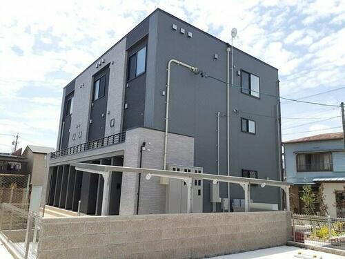 イースト　ヒル 3階建