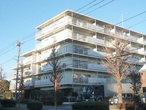 東京都福生市武蔵野台１丁目 6階建