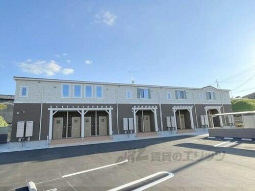 京都府木津川市市坂久保川 築3年4ヶ月 2階建