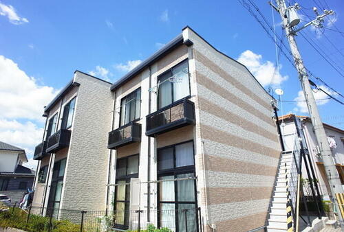 レオパレスエルフ仁川 2階建
