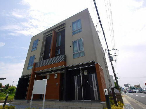 兵庫県明石市魚住町清水 3階建 築11年4ヶ月