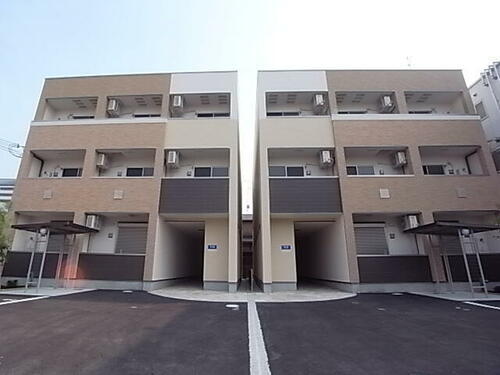 兵庫県尼崎市宮内町３丁目 3階建