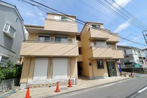 神奈川県横浜市瀬谷区三ツ境 3階建 築18年3ヶ月
