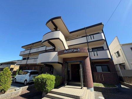 兵庫県姫路市飾磨区英賀西町１丁目 3階建