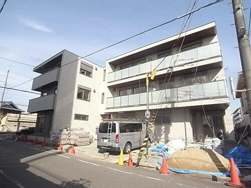 兵庫県西宮市甲子園浦風町 3階建 築6年7ヶ月