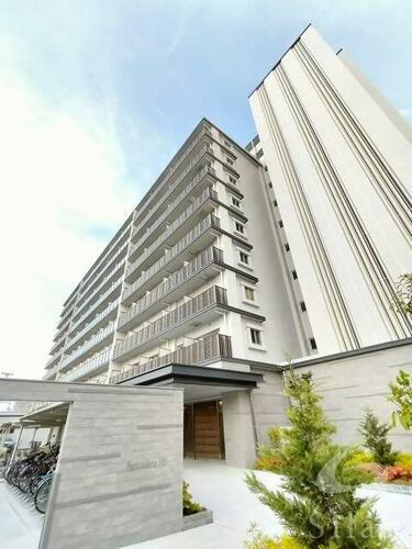 大阪府大阪市淀川区加島１丁目 11階建
