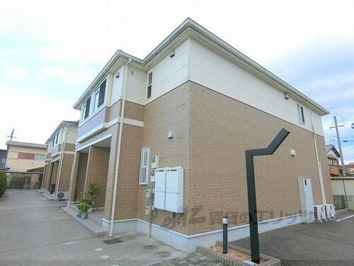 滋賀県東近江市東沖野２丁目 2階建