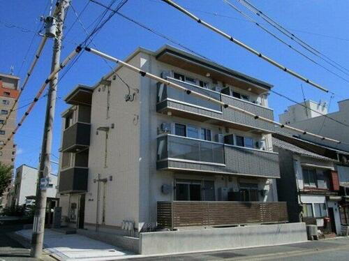 アリュール 3階建