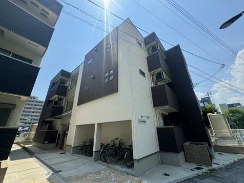 兵庫県西宮市津門住江町 築3年10ヶ月 3階建