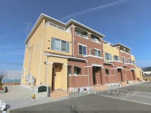 京都府木津川市城山台１丁目 3階建 築10年10ヶ月