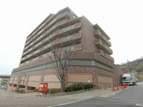 京都府京都市山科区上花山桜谷 地上7階地下2階建 築20年4ヶ月