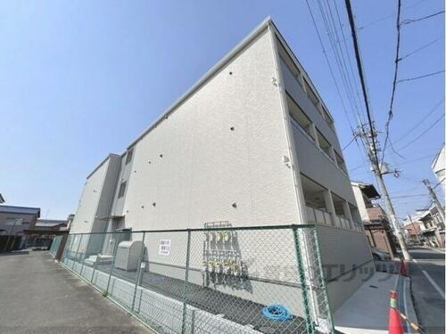 クレアール東岡町 3階建