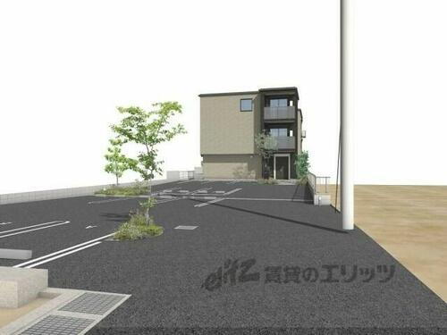 滋賀県彦根市小泉町 3階建 