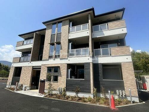 神奈川県南足柄市雨坪 賃貸アパート