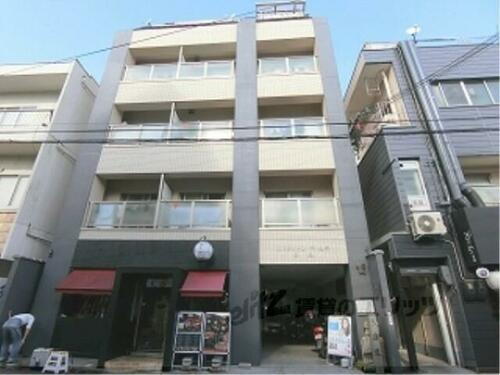 京都府京都市山科区安朱北屋敷町 6階建