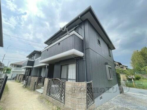 奈良県奈良市学園中２丁目 2階建