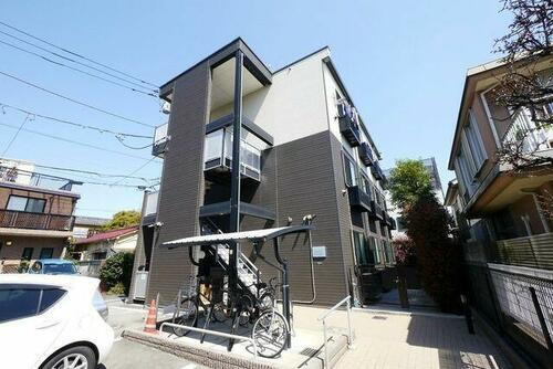 東京都板橋区宮本町 3階建