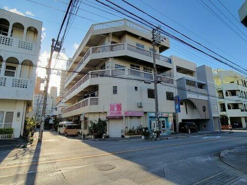 与那嶺ビル 4階建